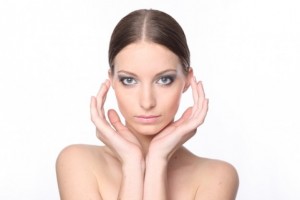 white-background--wink--women--face_3327554